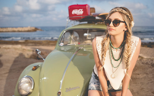 Girl and car  from Chrome web store to be run with OffiDocs Chromium online