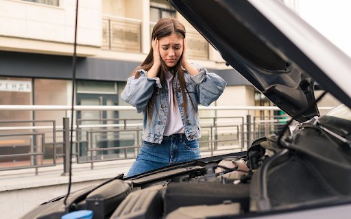 Girl and car  from Chrome web store to be run with OffiDocs Chromium online