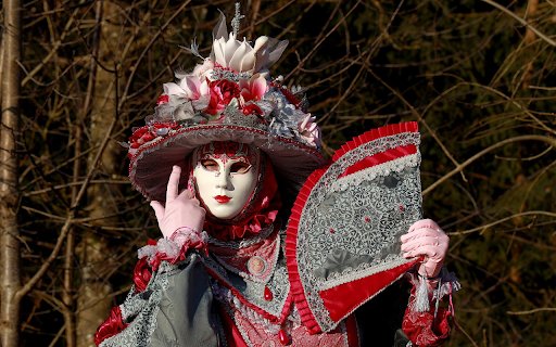 Girl and mask  from Chrome web store to be run with OffiDocs Chromium online