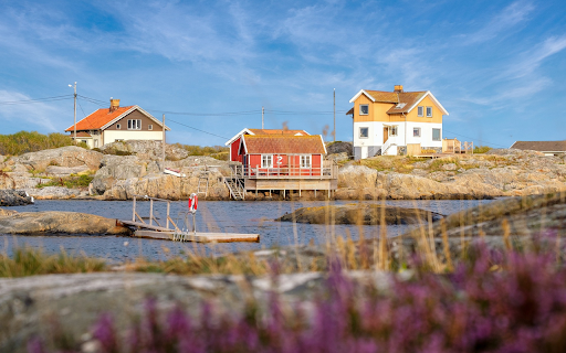 Houses on the rocky beach  from Chrome web store to be run with OffiDocs Chromium online