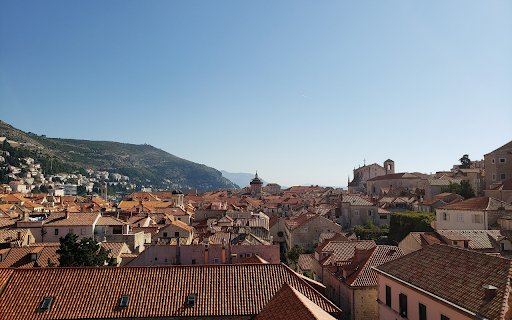 Houses with red tile roofs  from Chrome web store to be run with OffiDocs Chromium online
