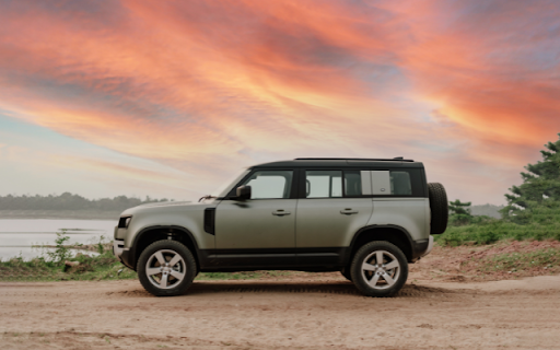 Land Rover Defender 110: A Modern Icon of Off Road Capability  from Chrome web store to be run with OffiDocs Chromium online