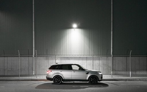 Land Rover Range Rover Sport: A Symphony of Luxury and Performance  from Chrome web store to be run with OffiDocs Chromium online