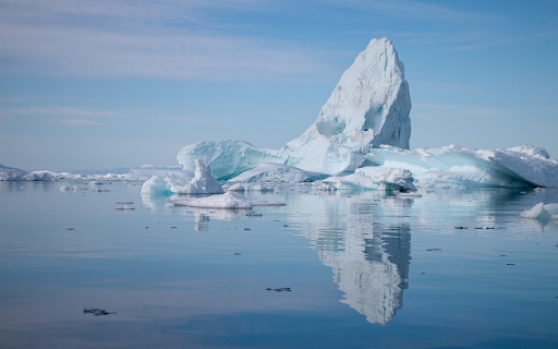 Large iceberg on the sea  from Chrome web store to be run with OffiDocs Chromium online