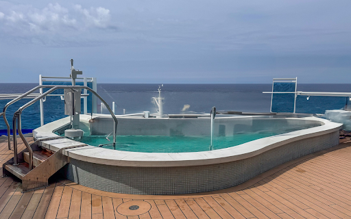 Large onboard swimming pool  from Chrome web store to be run with OffiDocs Chromium online