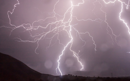 Lightning flashed across the sky  from Chrome web store to be run with OffiDocs Chromium online