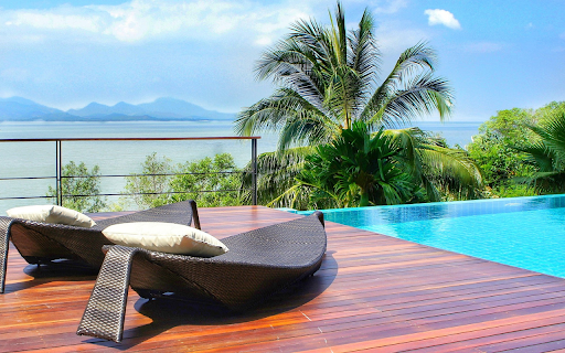 Luxurious swimming pool  from Chrome web store to be run with OffiDocs Chromium online