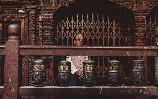 Man at Buddhist Temple  from Chrome web store to be run with OffiDocs Chromium online