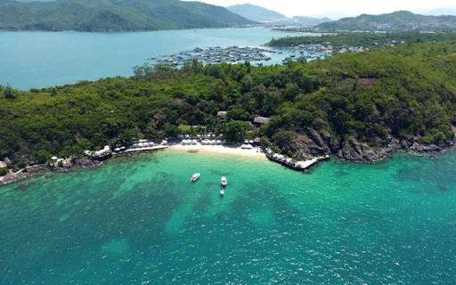 Mini Beach – A Hidden Gem in Nha Trang  from Chrome web store to be run with OffiDocs Chromium online