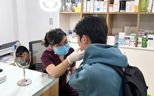 Nặn mụn có tốt không DoctorAcnes  from Chrome web store to be run with OffiDocs Chromium online