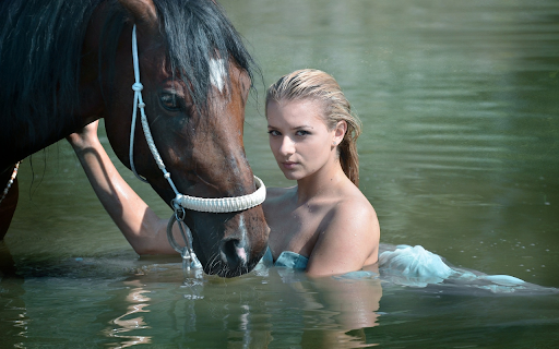 Precious horses bathe in the river  from Chrome web store to be run with OffiDocs Chromium online