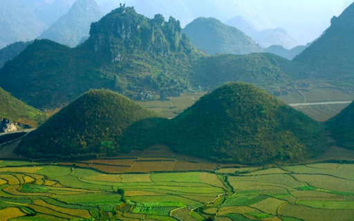 Quan Ba Twin Mountains – The Fairy Breasts of Ha Giang  from Chrome web store to be run with OffiDocs Chromium online