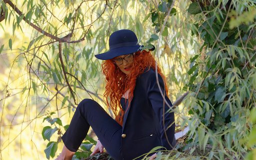 Red haired girl  from Chrome web store to be run with OffiDocs Chromium online