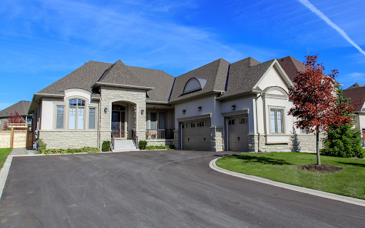 Red tree in front of the house  from Chrome web store to be run with OffiDocs Chromium online