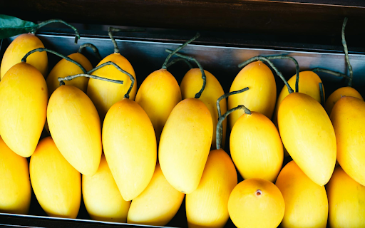 Ripe Golden Mangoes  from Chrome web store to be run with OffiDocs Chromium online