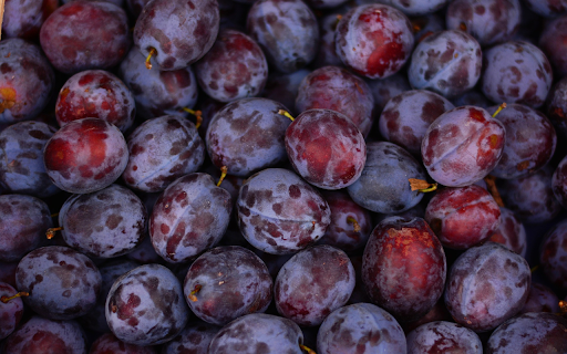 Ripe purple plums  from Chrome web store to be run with OffiDocs Chromium online