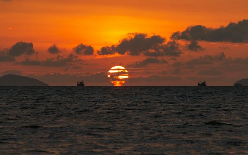 Sea and Sunset  from Chrome web store to be run with OffiDocs Chromium online