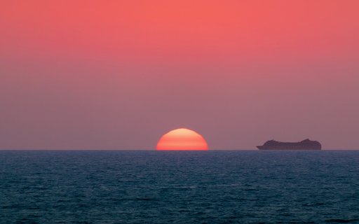 Sea, ship, sunset sky  from Chrome web store to be run with OffiDocs Chromium online