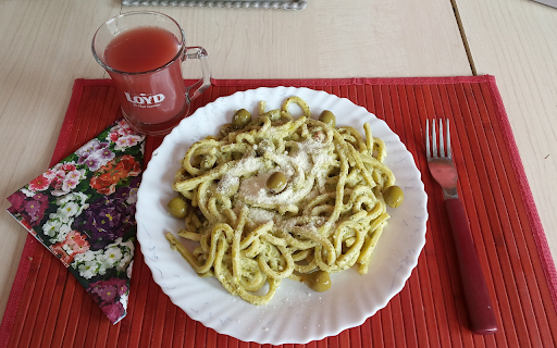 Smoothie cup and noodle plate  from Chrome web store to be run with OffiDocs Chromium online