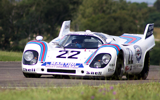 Speedy white racing car  from Chrome web store to be run with OffiDocs Chromium online
