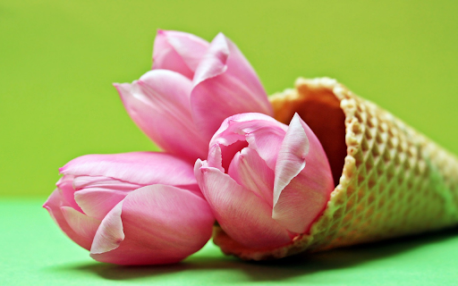 Strawberry flower ice cream  from Chrome web store to be run with OffiDocs Chromium online