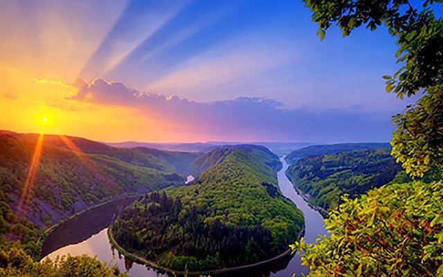 Sunset On Mountain  from Chrome web store to be run with OffiDocs Chromium online