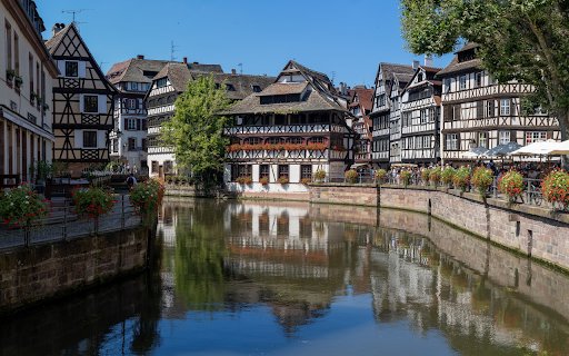 The bustling old town  from Chrome web store to be run with OffiDocs Chromium online The bustling old town  from Chrome web store to be run with OffiDocs Chromium online