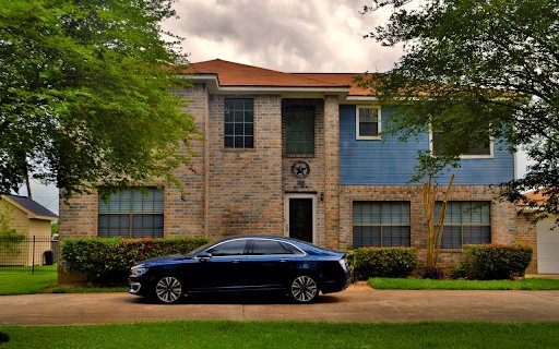The car and the house  from Chrome web store to be run with OffiDocs Chromium online