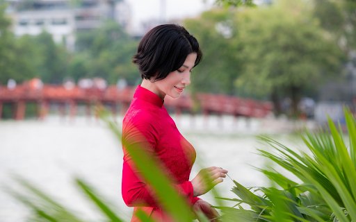 The pink shirt girl is shy from Chrome web store to be run with OffiDocs Chromium online The pink shirt girl is shy from Chrome web store to be run with OffiDocs Chromium online