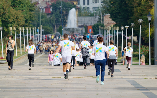 The race and the shirts  from Chrome web store to be run with OffiDocs Chromium online