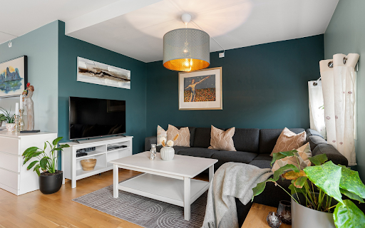 The room is warm  from Chrome web store to be run with OffiDocs Chromium online