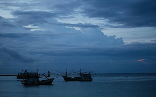 Trawlers in Sea at Dawn  from Chrome web store to be run with OffiDocs Chromium online