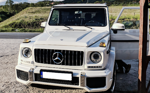 Unmatched Rugged Luxury: Mercedes Benz G Class  from Chrome web store to be run with OffiDocs Chromium online