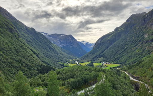 Village in the valley  from Chrome web store to be run with OffiDocs Chromium online