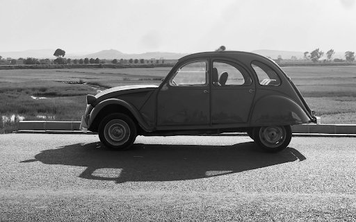 Vintage Car Parked on Roadside  from Chrome web store to be run with OffiDocs Chromium online