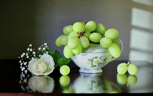 White roses and green grapes  from Chrome web store to be run with OffiDocs Chromium online