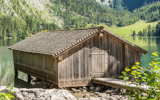 Wooden house on the lake  from Chrome web store to be run with OffiDocs Chromium online