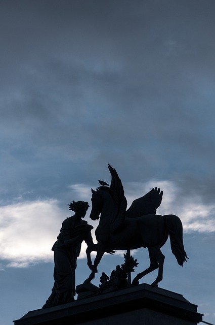 जीआईएमपी मुफ्त ऑनलाइन छवि संपादक के साथ संपादित करने के लिए मूर्तिकला प्राचीन मंदिर घोड़े की मुफ्त तस्वीर डाउनलोड करें