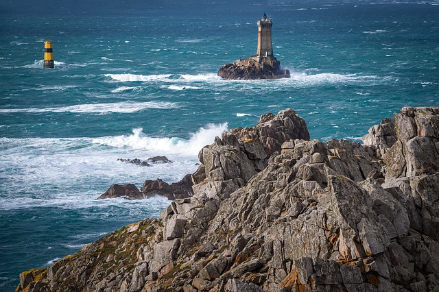 Kostenloser Download Sea Rock Lighthouse Blue Ocean Kostenloses Bild, das mit dem kostenlosen Online-Bildeditor GIMP bearbeitet werden kann