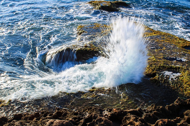 Bezpłatne pobieranie fal morskich plaża woda ocean darmowe zdjęcie do edycji za pomocą bezpłatnego internetowego edytora obrazów GIMP