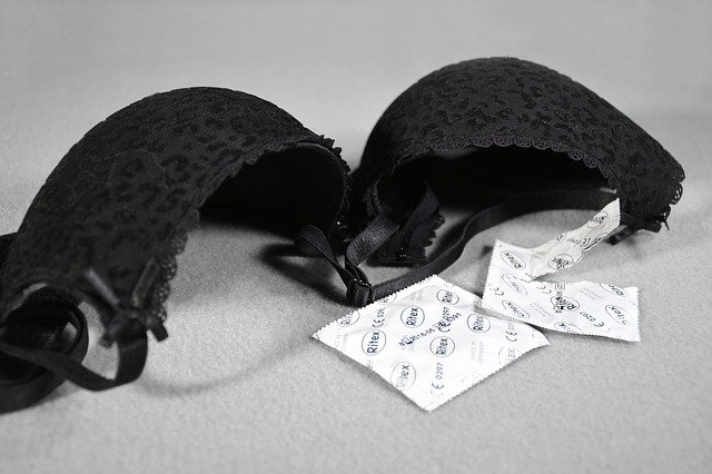 ດາວໂຫຼດຟຣີ sex condom bra hiv aids free picture to be edited with GIMP free online image editor