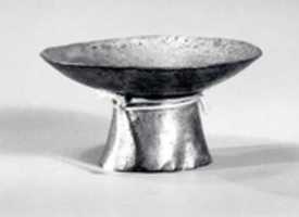 Téléchargement gratuit de la photo ou de l'image gratuite de Silver Miniature Pedestal Bowl à éditer avec l'éditeur d'images en ligne GIMP