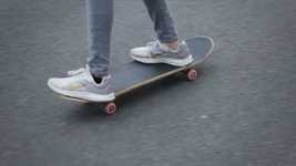 ดาวน์โหลดฟรี Skateboard Road Leisure - วิดีโอฟรีที่จะแก้ไขด้วยโปรแกรมตัดต่อวิดีโอออนไลน์ OpenShot