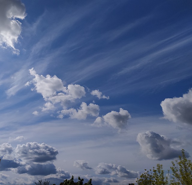 הורדה חינם של שמיים כחולים עננים חלל הצג תמונה בחינם לעריכה עם עורך תמונות מקוון חינמי של GIMP