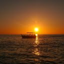 Small boat and sunset  screen for extension Chrome web store in OffiDocs Chromium