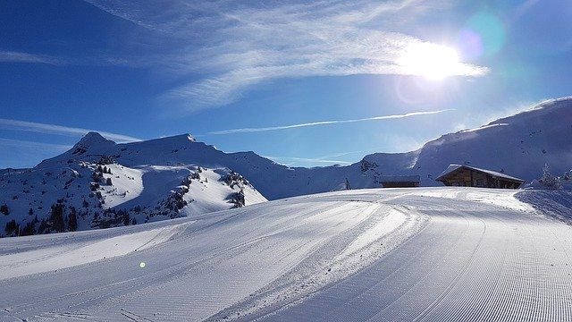 Téléchargement gratuit de l'image panoramique d'hiver panoramique de la montagne enneigée à éditer avec l'éditeur d'images en ligne gratuit GIMP