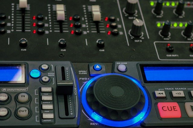 Kostenloser Download Sound Mixer Sound Studio Audio Kostenloses Bild, das mit dem kostenlosen Online-Bildeditor GIMP bearbeitet werden kann