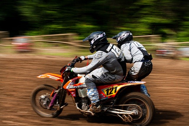 ດາວໂຫລດຮູບພາບກິລາຍິງລົດຈັກ motocross ຟຣີເພື່ອແກ້ໄຂດ້ວຍ GIMP ບັນນາທິການຮູບພາບອອນໄລນ໌ຟຣີ