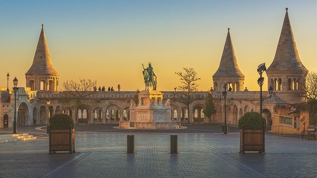 Free download statue castle budapest city free picture to be edited with GIMP free online image editor