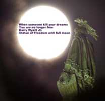 Gratis download Statue Of Freedom Dreams gratis foto of afbeelding om te bewerken met GIMP online afbeeldingseditor